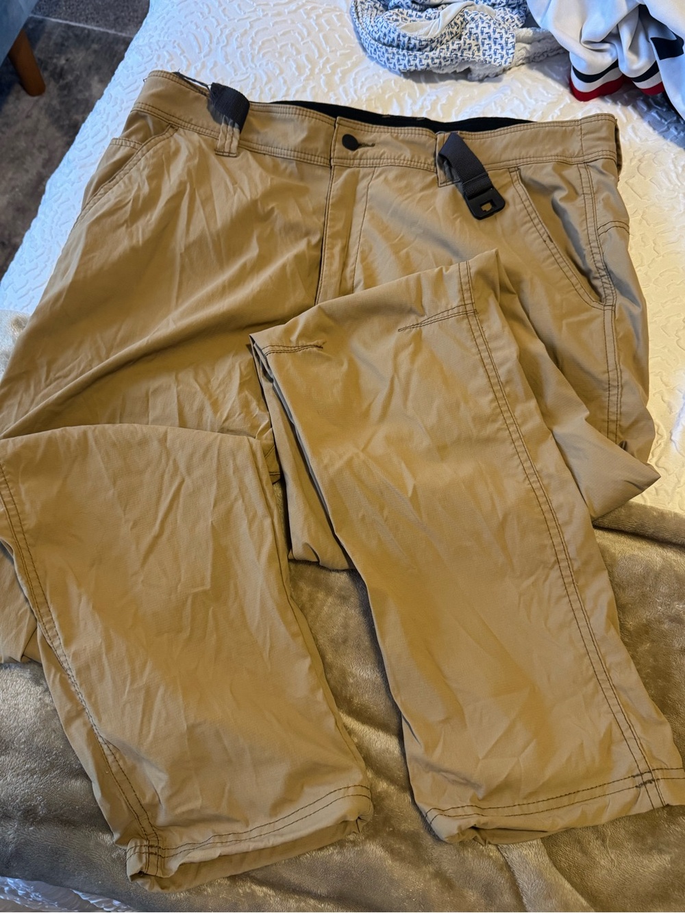 Wrangler Men's Tan Chino Pants